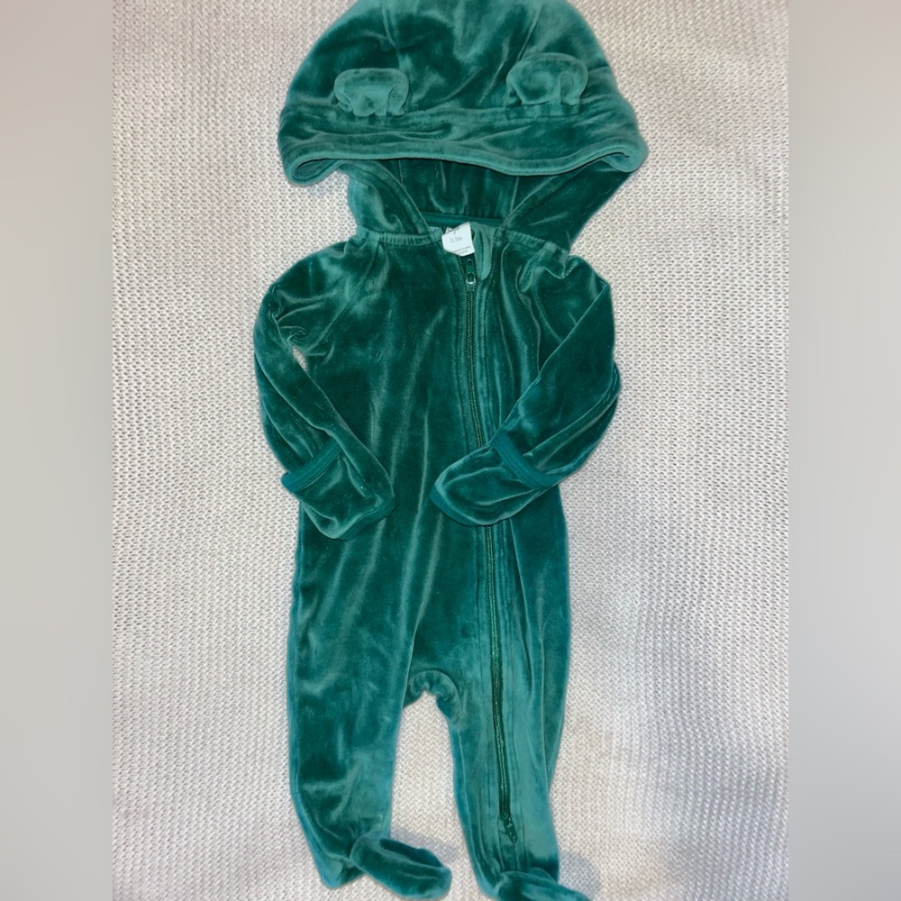 Kate Quinn - green - 0-3 month - unisex - bear bunting - organic velour